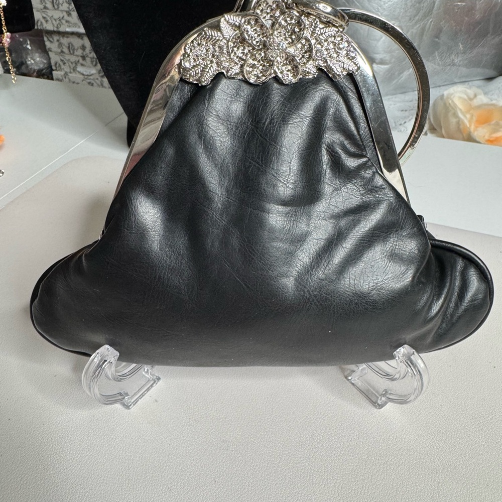 Elegant Black Quilted Women's Evening Bag - Picture 2 of 5